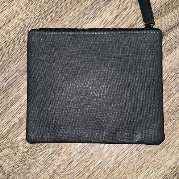 Tumi for Delta Zipper Pouch - Picture 2 of 3